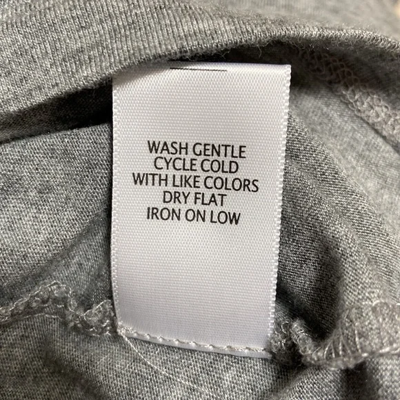 NWOT Women’s Nom Maternity - Grey and Ruffled Maria Nursing top. Size Medium. - Picture 15 of 16